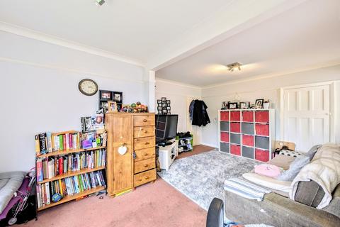 2 bedroom flat for sale, Ardingly Drive, Goring-By-Sea, Worthing