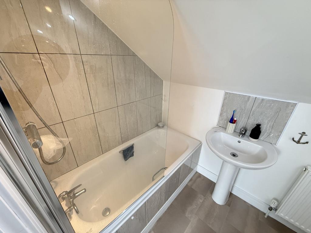 En Suite Bathroom