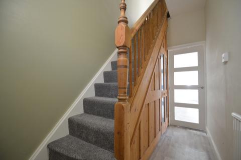 3 bedroom terraced house to rent, Melton Street, Northamptonshire NN16