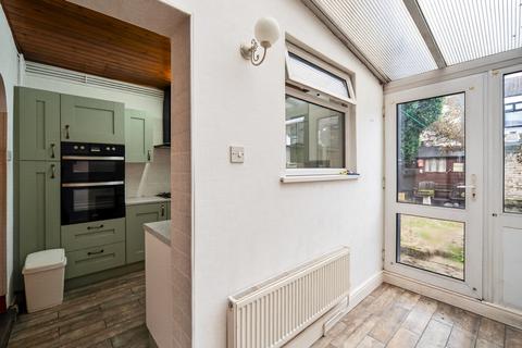 2 bedroom terraced house for sale, Hewish Road, London, N18