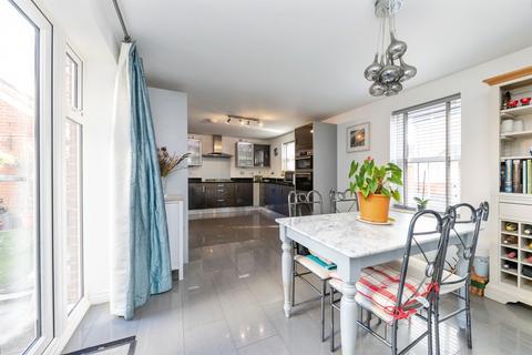 4 bedroom detached house for sale, Fennel Avenue, Stotfold, Hitchin
