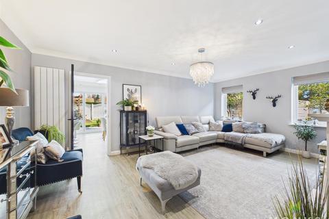 4 bedroom detached house for sale, Berllan Close, Weston Rhyn, Oswestry