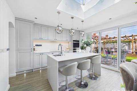 4 bedroom detached house for sale, Berllan Close, Weston Rhyn, Oswestry