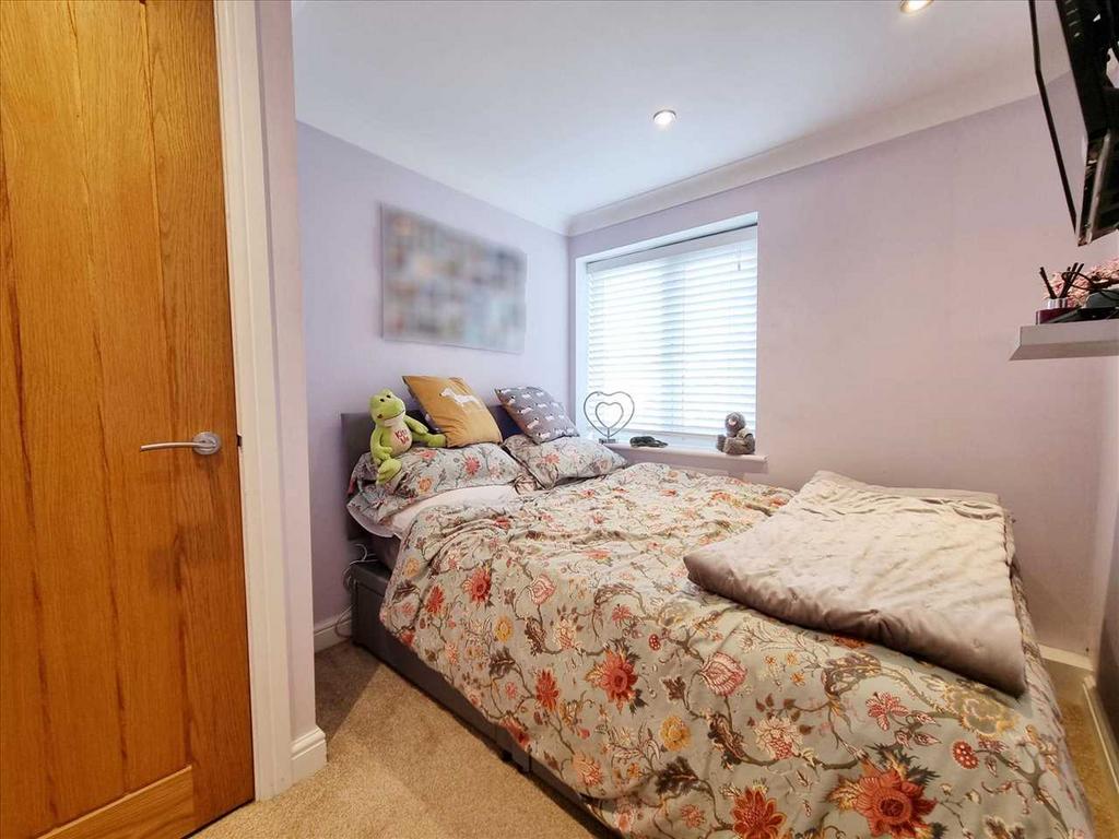 Bedroom 2: