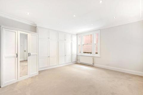 3 bedroom apartment to rent, Avenue Road, London NW8