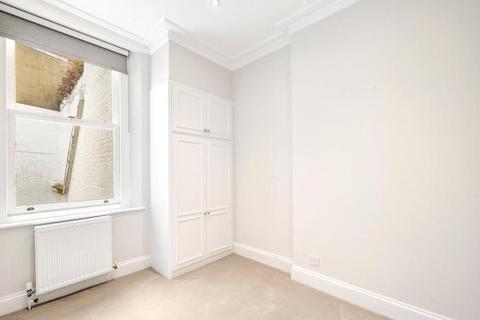 3 bedroom apartment to rent, Avenue Road, London NW8