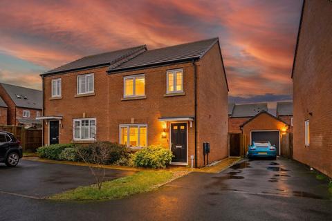 3 bedroom semi-detached house for sale, Howden Close, Rugby, CV23