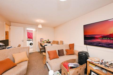 2 bedroom flat for sale, Juniper Close, Broxbourne
