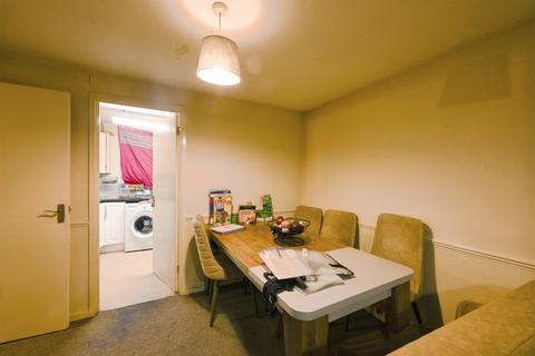 2 bedroom flat for sale, Juniper Close, Broxbourne