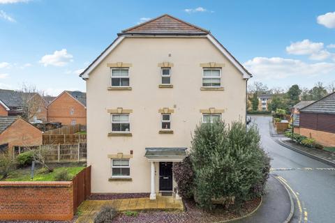 4 bedroom townhouse for sale, Benjamin Lane, Slough SL3
