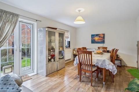 4 bedroom townhouse for sale, Benjamin Lane, Slough SL3