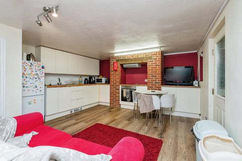 2 bedroom terraced house for sale, Cross Lane, Huddersfield