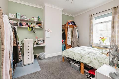 2 bedroom terraced house for sale, Cross Lane, Huddersfield