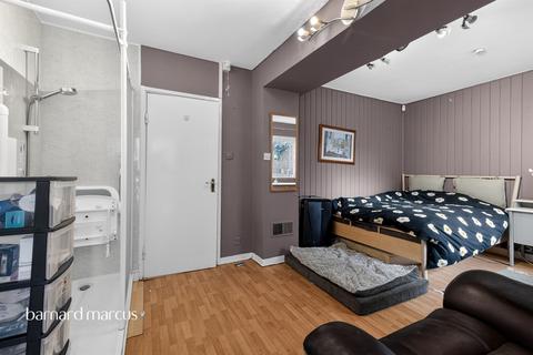 4 bedroom end of terrace house for sale, Templewood, London