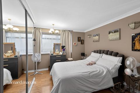 4 bedroom end of terrace house for sale, Templewood, London