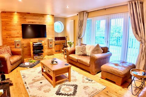 undefined, Darren Ddu Road, Ynysybwl, CF37
