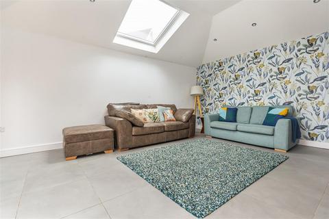 undefined, Buckingham Road, Epping