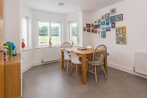 undefined, Buckingham Road, Epping