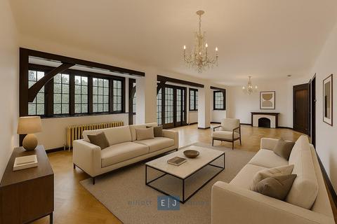 4 bedroom detached house to rent, Woodland Way, Woodford Green IG8