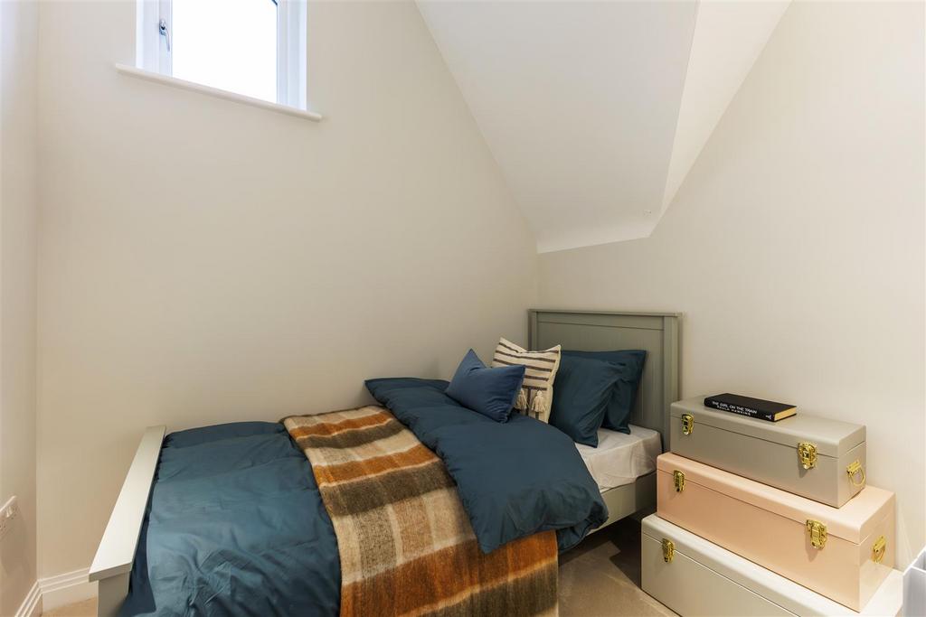 Bed 4 /Office