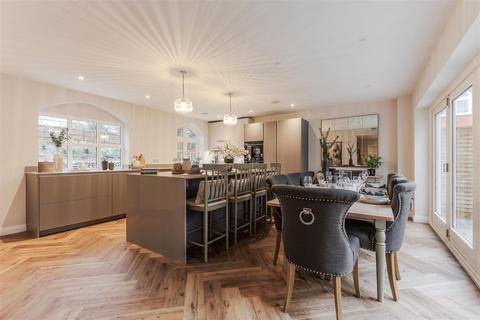4 bedroom semi-detached house for sale, Welcombe Road, Stratford-Upon-Avon CV37