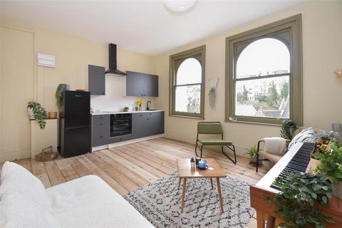 1 bedroom apartment for sale, Braybrooke Terrace, Hastings