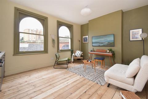 1 bedroom apartment for sale, Braybrooke Terrace, Hastings