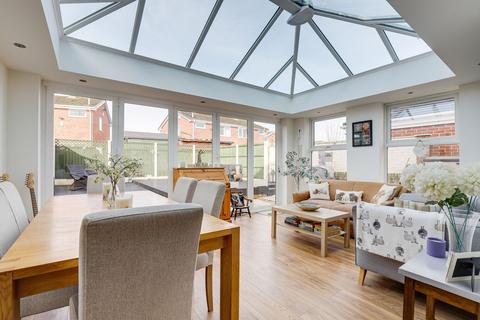 3 bedroom detached house for sale, Auckland Road, Nottingham NG15