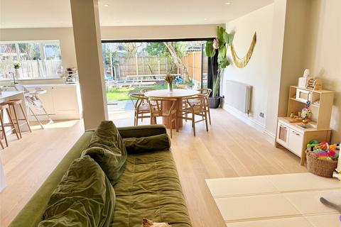 4 bedroom semi-detached house for sale, Cliffsea Grove, Leigh-on-Sea, Essex, SS9