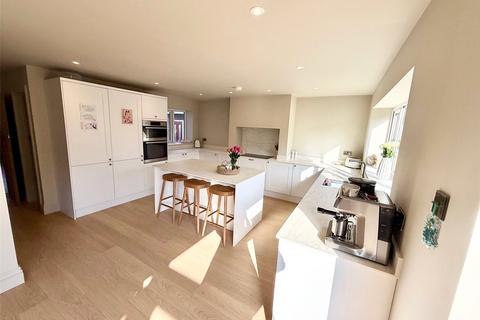 4 bedroom semi-detached house for sale, Cliffsea Grove, Leigh-on-Sea, Essex, SS9