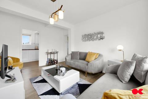 1 bedroom flat for sale, Bell Avenue, Romford RM3