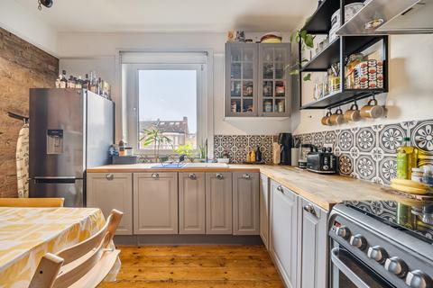 3 bedroom maisonette for sale - Brockley Rise, London
