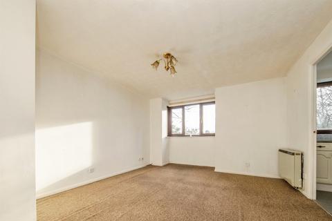 2 bedroom flat for sale, Oakstead Close, Ipswich