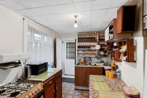 4 bedroom terraced house for sale, Newlyn Road, London