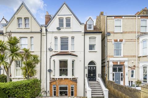 2 bedroom flat for sale, Lewin Road, Streatham Common, London, SW16