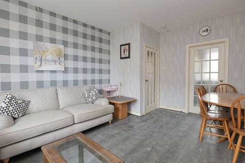 2 bedroom flat for sale, 4/4 Royston Mains Gardens, Edinburgh, EH5 1NP