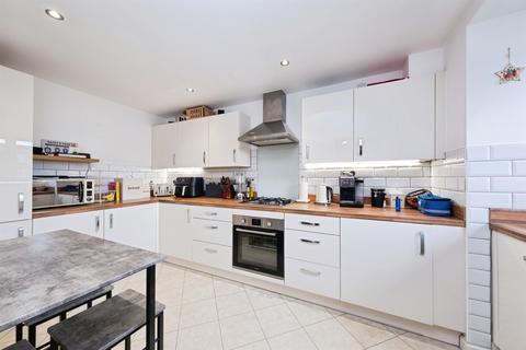4 bedroom terraced house for sale, Needlepin Way, Buckingham
