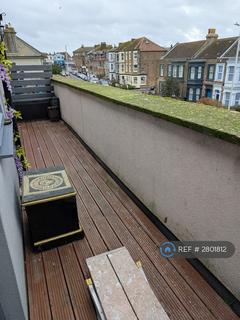 2 bedroom flat to rent, Sweyn Road, Margate, CT9