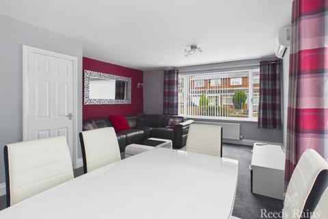 3 bedroom semi-detached house to rent, Elmfield Avenue, Durham DH1