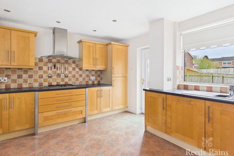 3 bedroom semi-detached house to rent, Elmfield Avenue, Durham DH1