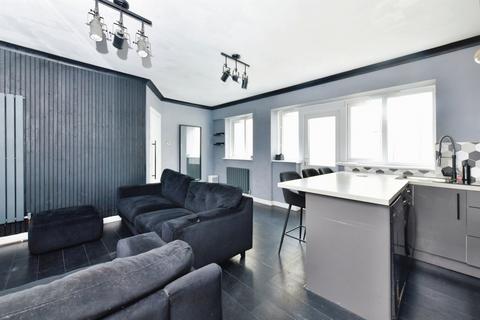 1 bedroom ground floor flat for sale, The Square, Stonehouse, Plymouth