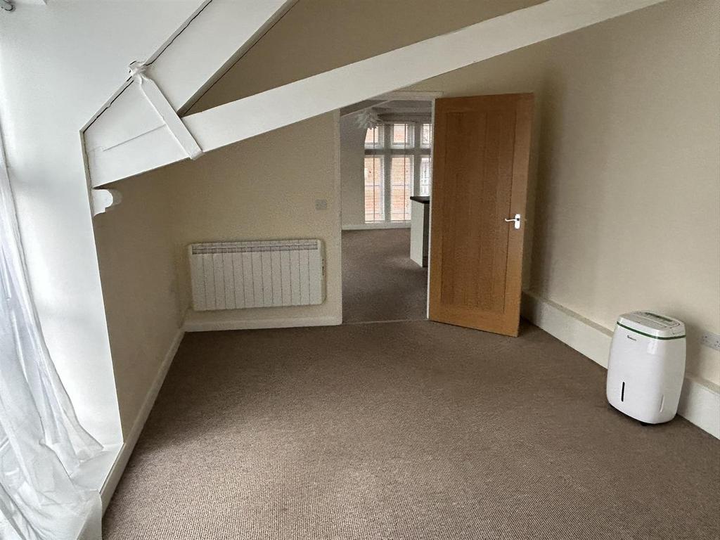 Bedroom 1.JPEG