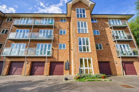 2 bedroom flat for sale, Beachy Head View, St. Leonards-On-Sea