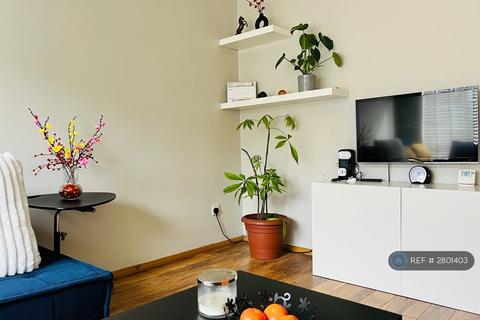 1 bedroom flat to rent, Latchmere Lane, Kingston Upon Thames, KT2