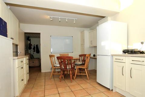 2 bedroom semi-detached bungalow for sale, Newark Road, Peterborough