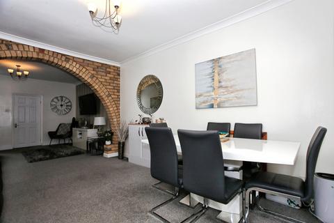 3 bedroom terraced house for sale, Parliament Street, Peterborough