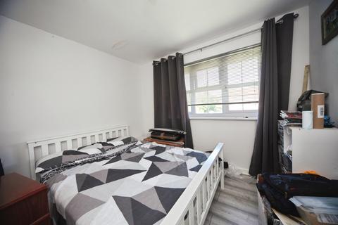 undefined, Campania Grove, Luton