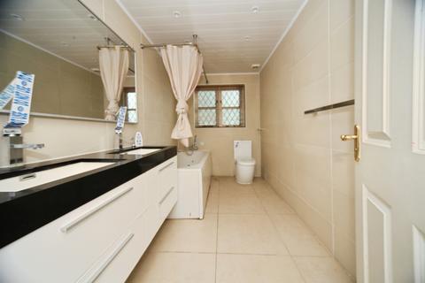5 bedroom detached house for sale, Little Green Lane, Caddington, Luton