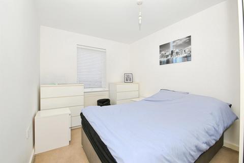 2 bedroom ground floor flat for sale, North Street, Peterborough