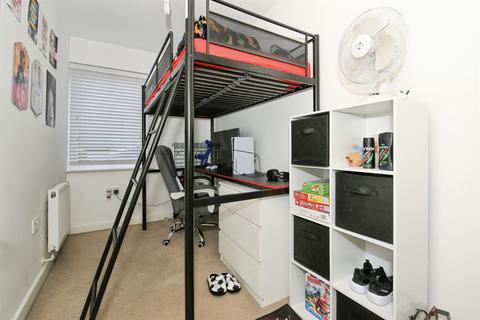 2 bedroom ground floor flat for sale, North Street, Peterborough